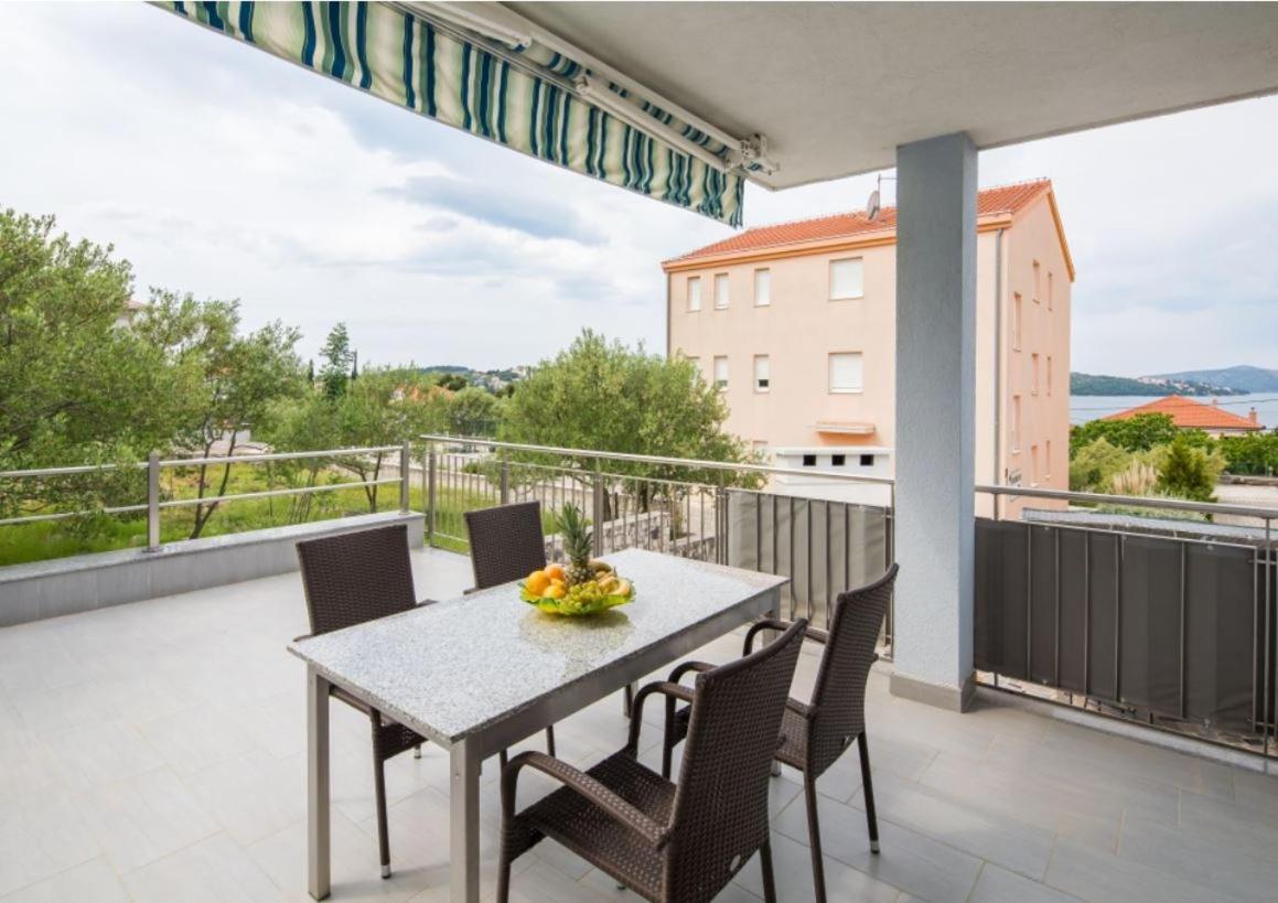 Villa Kristina Trogir Exterior photo